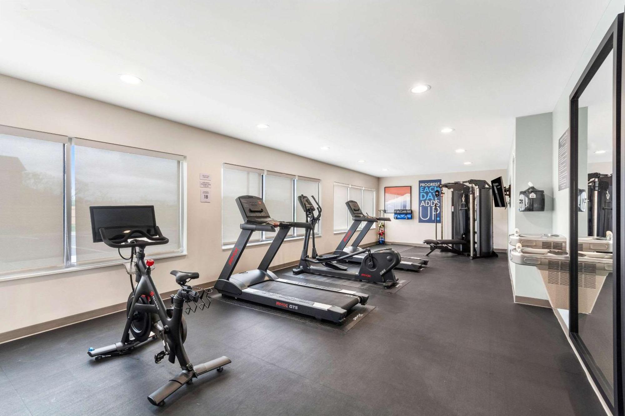 Everhome Suites Lexington - Horse Park ภายนอก รูปภาพ