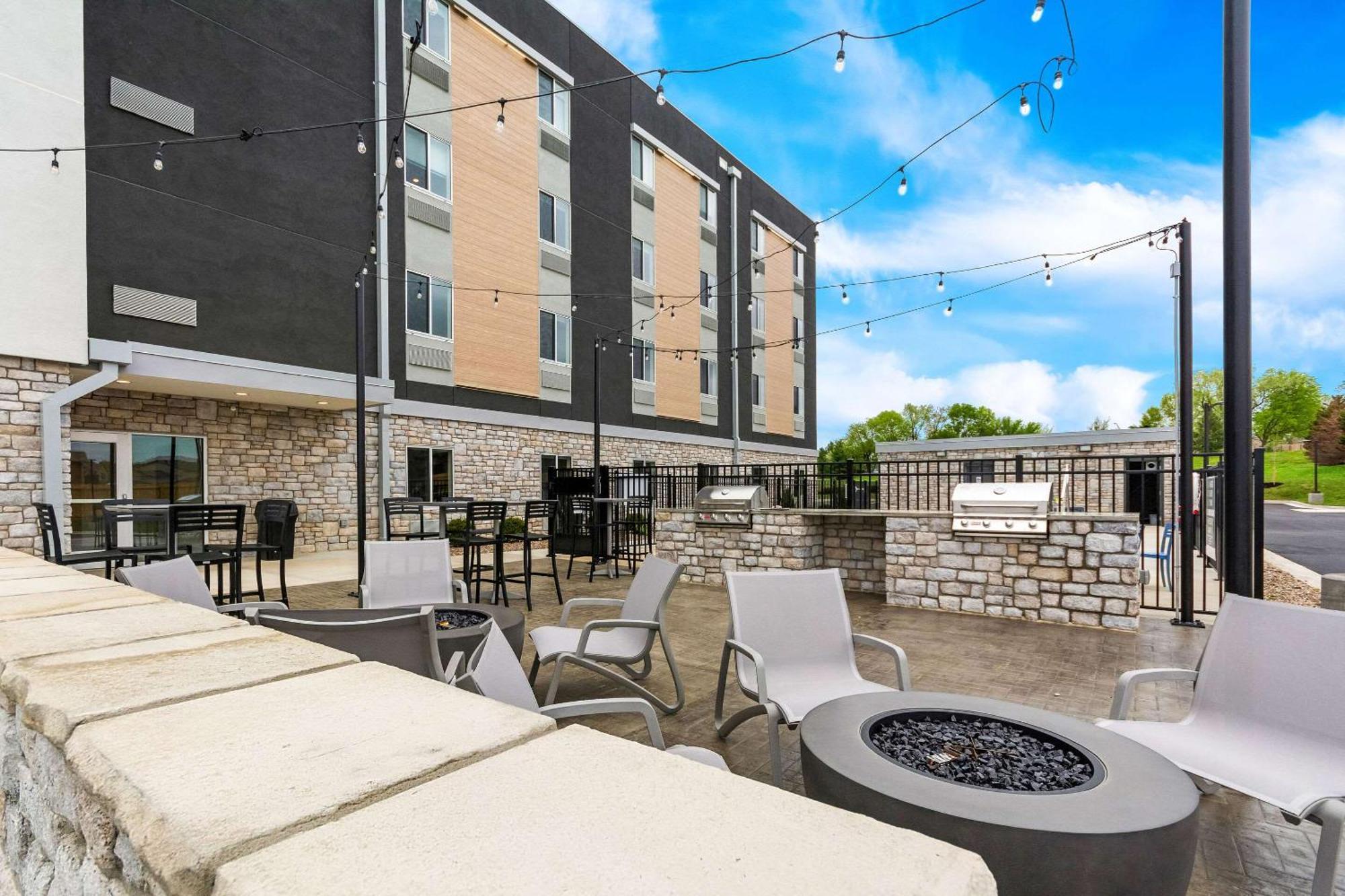 Everhome Suites Lexington - Horse Park ภายนอก รูปภาพ